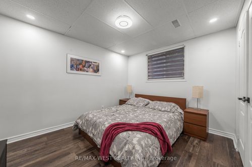 122 Malcolm St, Angus, ON, L0M1B0 | Card Image