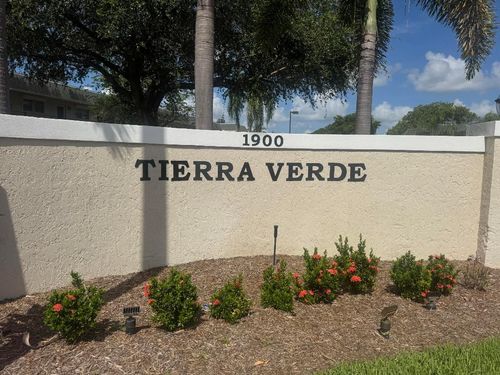 8-205-1900 S Kanner Hwy, Stuart, FL, 34994-7206 | Card Image