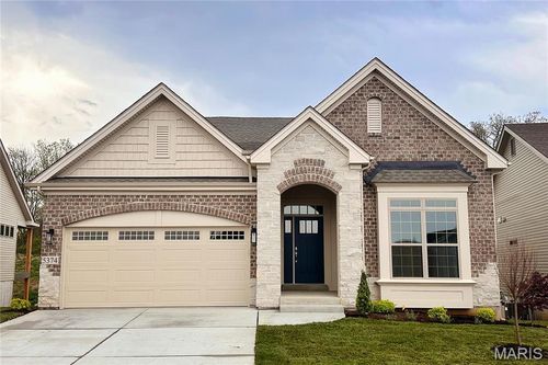 5374 Tesson Ct, Saint Louis, MO, 63128-3166 | Card Image
