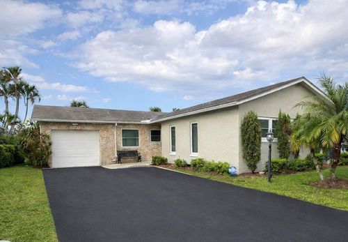 7203 Pine Manor Dr, Lake Worth, FL, 33467-8850 | Card Image