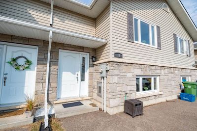 16 William Thomas Dr, Townhouse with 3 bedrooms, 2 bathrooms and 2 parking in Petawawa ON | Image 1