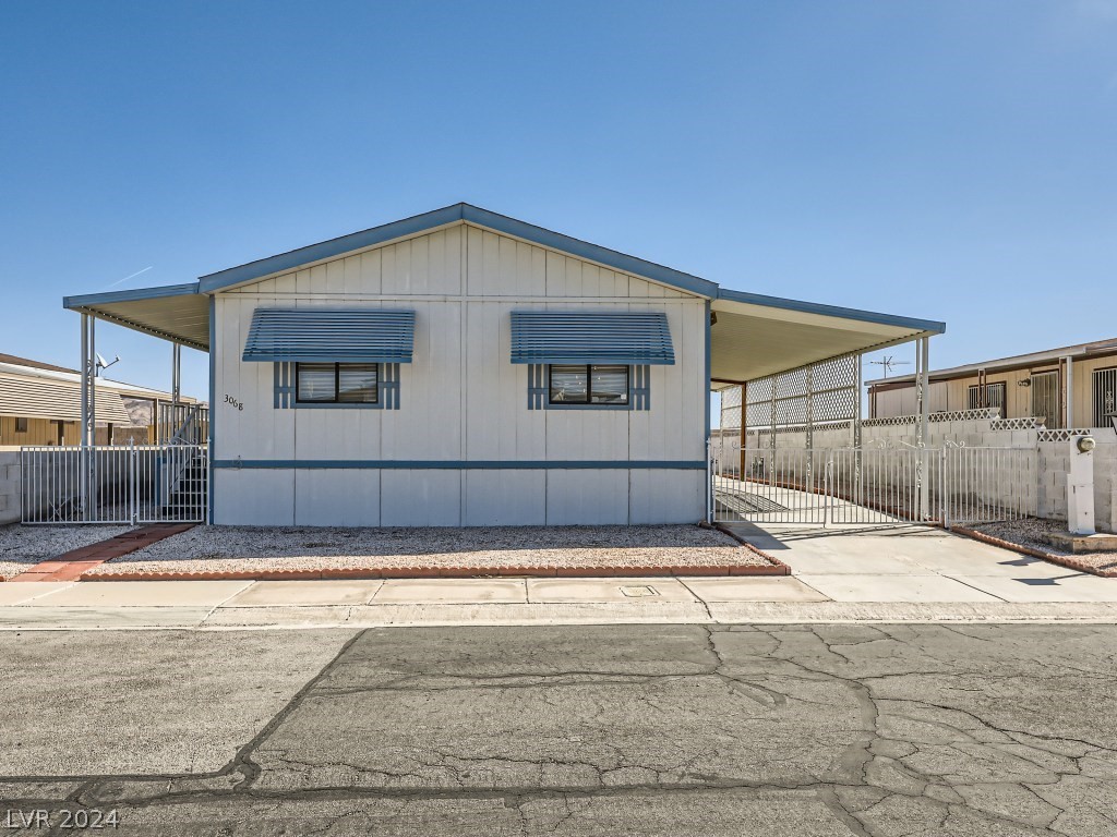Gavilan Ln, Las Vegas, NV 89122