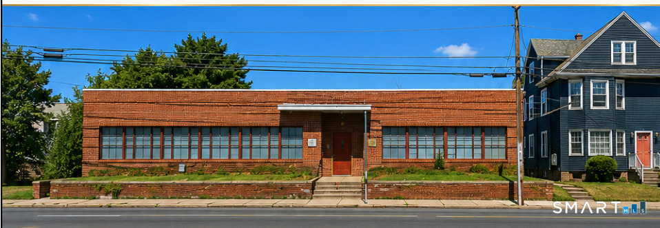 453 New Park Ave, West Hartford, CT 06106