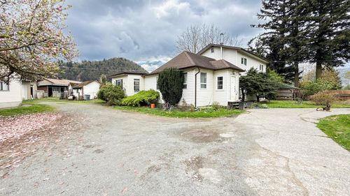 6390 Pioneer Avenue, Agassiz, BC, V0M1A3 | Card Image
