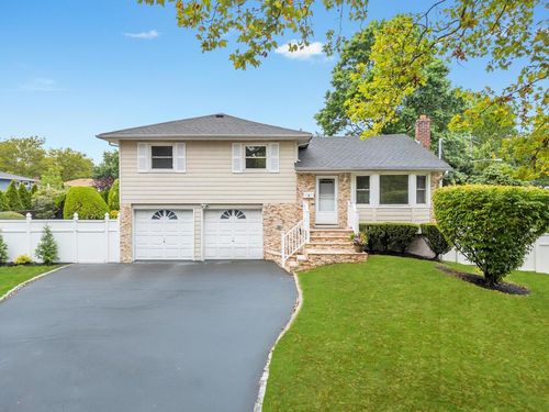 1 Pasture Ct, Commack, NY, 11725-2609 | Card Image