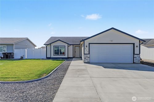 812 E Cascade St, Othello, WA, 99344-5528 | Card Image