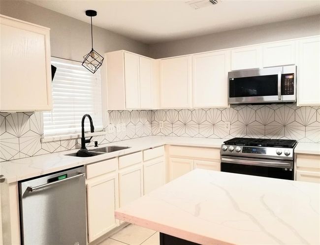 14943 Sugar Peak Dr, House other with 3 bedrooms, 3 bathrooms and 2 parking in Sugar Land TX | Image 12