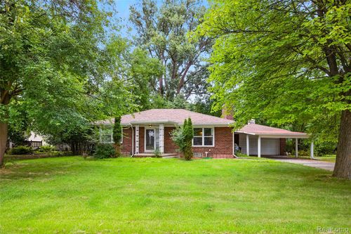 19910 Albany Ave, Southfield, MI, 48075-3983 | Card Image