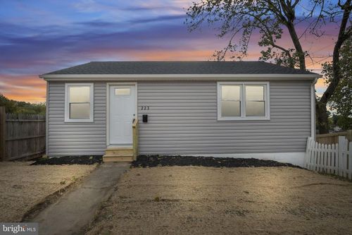 223 Wayne Ave, WAYNESBORO, PA, 17268-1143 | Card Image