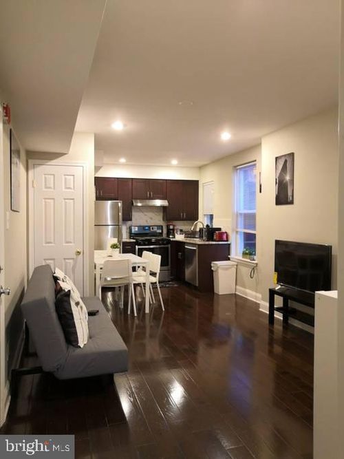 2-230 S 45th St, PHILADELPHIA, PA, 19104-2990 | Card Image