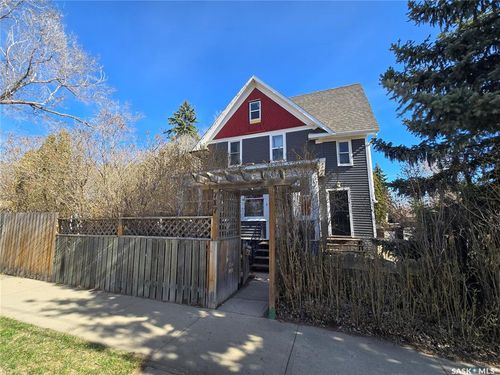 717 Coteau Ave, Weyburn, SK, S4H0G9 | Card Image