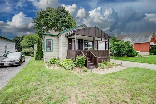 176 Edwin St, Kitchener, ON, N2H4P2 | Card Image