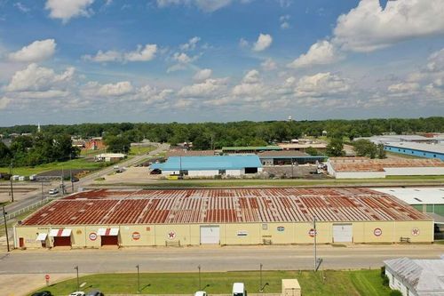 31 Hinson St, Hazlehurst, GA, 31539-6113 | Card Image