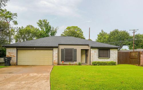 815 S 3rd St, Nederland, TX, 77627-2314 | Card Image