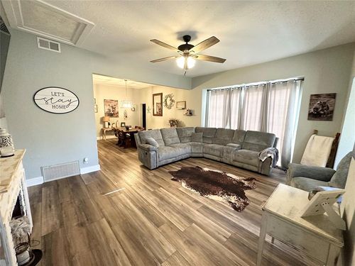 709 E Grant St, Sentinel, OK, 73664 | Card Image