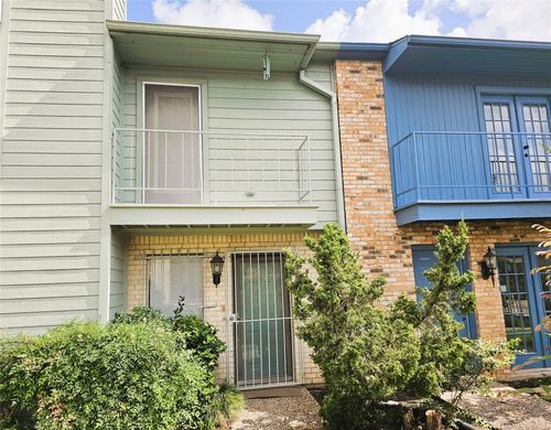 38-6111 Beverlyhill St, Houston, TX, 77057-6644 | Card Image