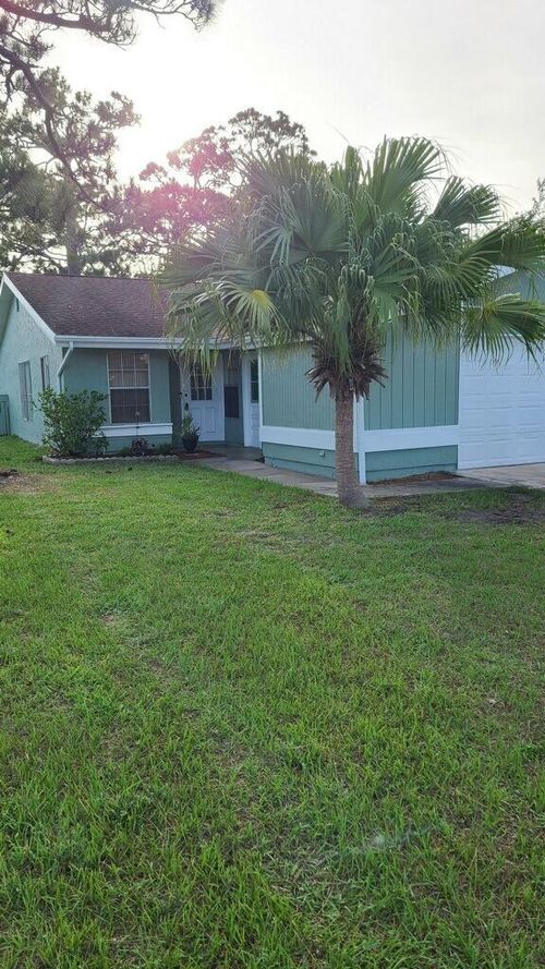1720 Se Linpark Ct, Port St Lucie, FL, 34952-4127 | Card Image