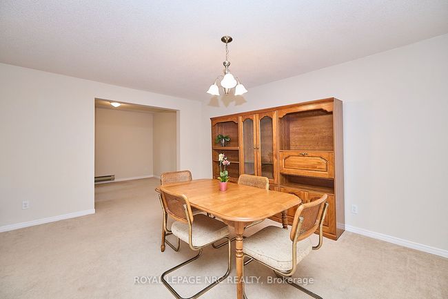 201 - 5 Niagara St, Condo with 2 bedrooms, 1 bathrooms and 1 parking in Grimsby ON | Image 4