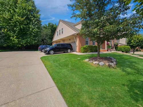 56643 Longhorn Dr, Shelby Twp, MI, 48316-5731 | Card Image