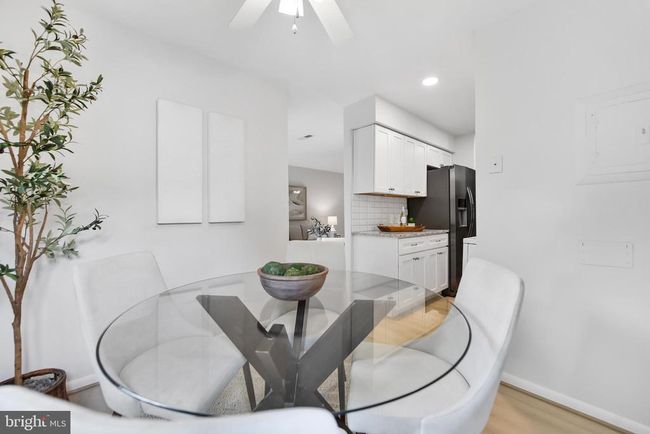 APT-228 - 11224 Chestnut Grove Sq, Condo with 2 bedrooms, 2 bathrooms and null parking in RESTON VA | Image 8