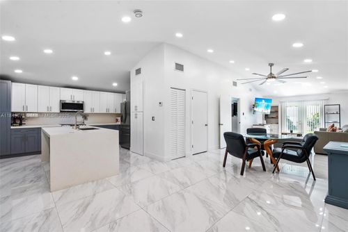 2001 N 22nd Ave, Hollywood, FL, 33020-2316 | Card Image