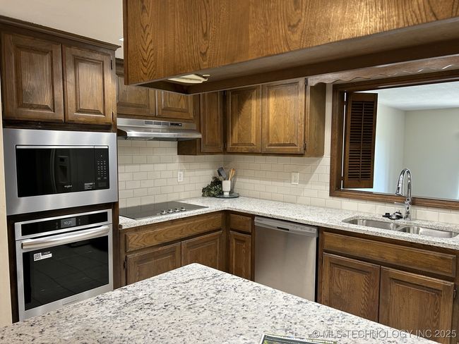 3 - 2806 E 84 Th St, Condo with 3 bedrooms, 3 bathrooms and null parking in Tulsa OK | Image 17