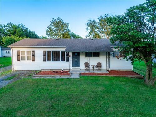 807 S Willow St, Gallatin, MO, 64640-9637 | Card Image