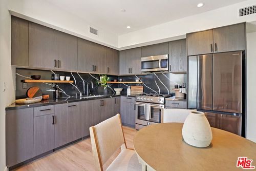 305-1110 S Spaulding Ave, Los Angeles, CA, 90019-2410 | Card Image