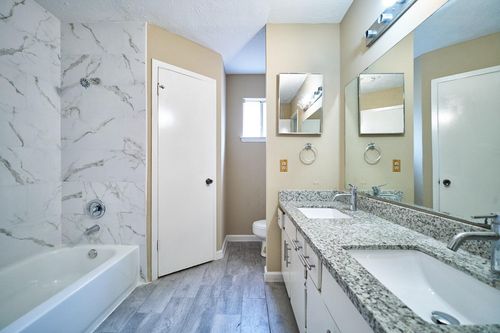 10235 Gulfstream Ln, Sugar Land, TX, 77498-1574 | Card Image