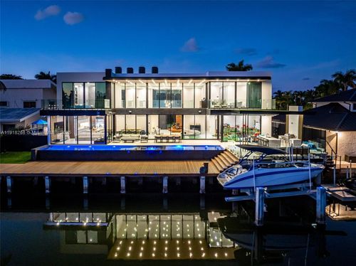 1102 Washington St, Hollywood, FL, 33019-1926 | Card Image