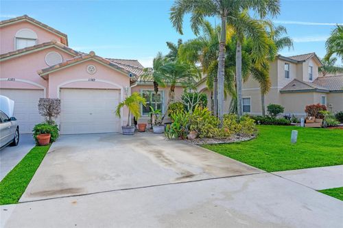 10589 Pelican Dr, Wellington, FL, 33414-6168 | Card Image