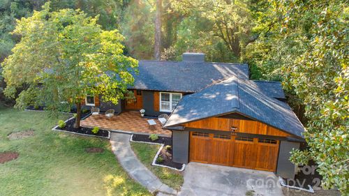 508 Berkshire Dr, Statesville, NC, 28677-6018 | Card Image