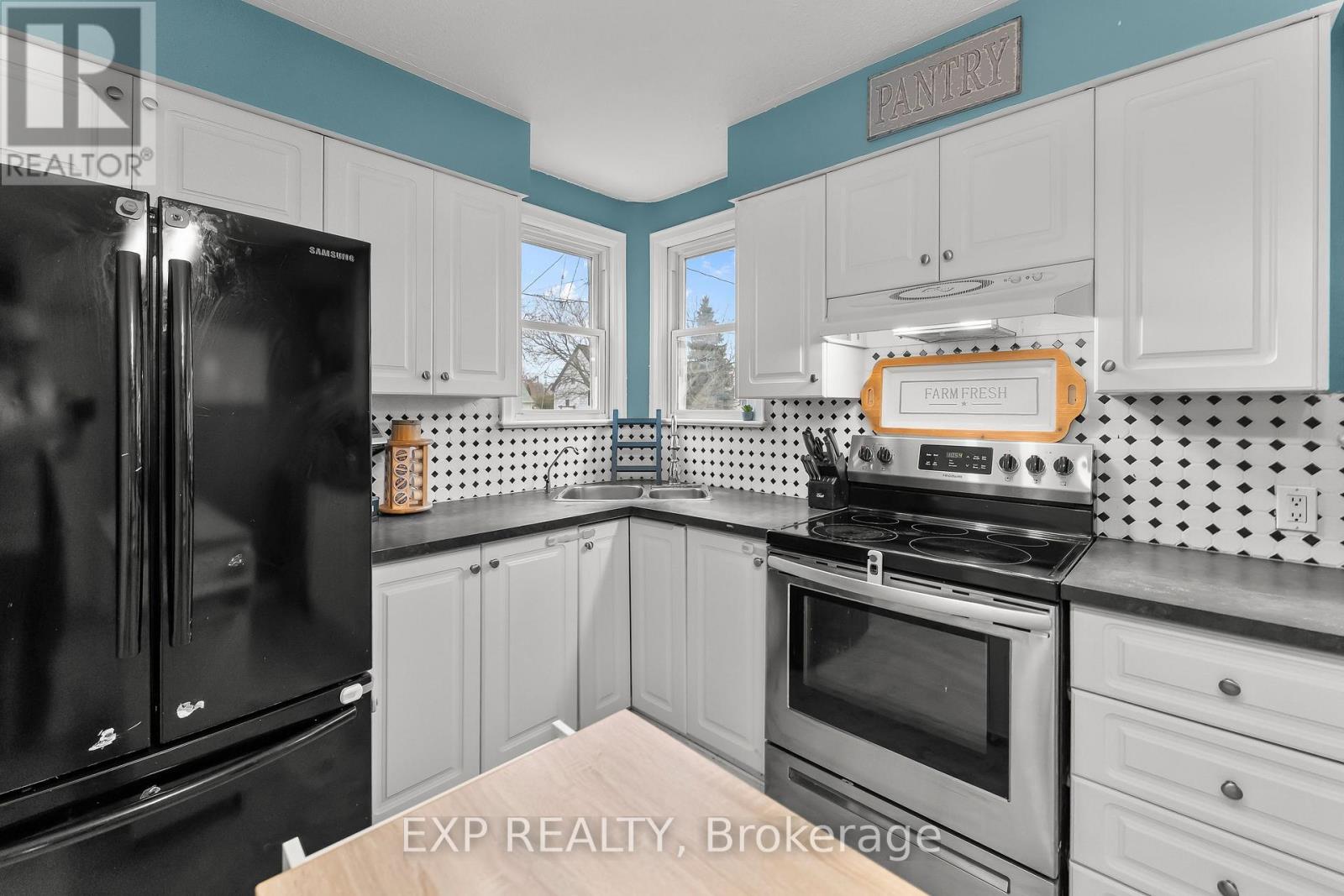 Residential in St. Catharines (Secord Woods) 2