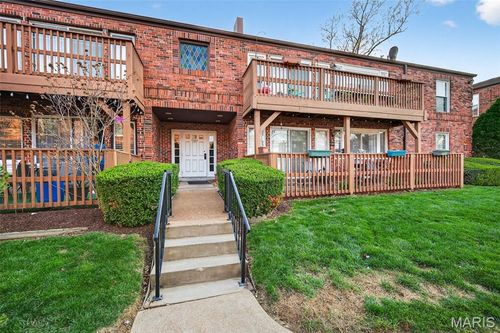 h-4294 Chateau De Ville Dr, Saint Louis, MO, 63129-1830 | Card Image