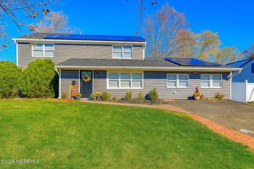 3 Avondale Ln, Aberdeen, NJ, 07747-1219 | Card Image