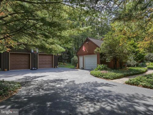 903 Tulip Tree Dr, LEBANON, PA, 17042-9060 | Card Image