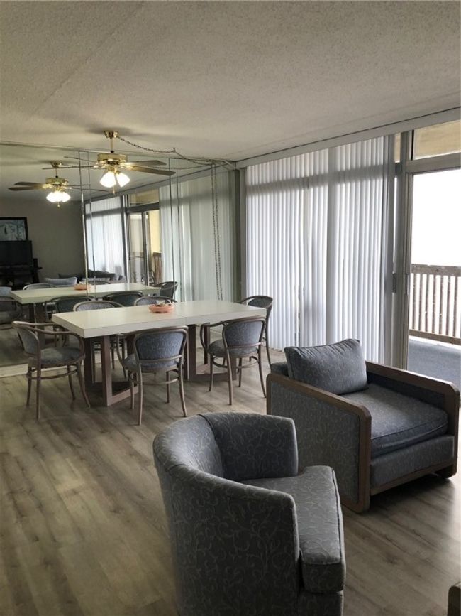 Living/dining areas | Image 7