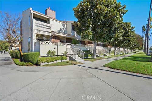 301-19451 Sherman Way, Reseda, CA, 91335 | Card Image