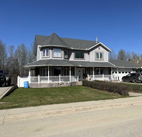 302 8 Avenue, Fox Creek, AB, T0H1P0 | Card Image