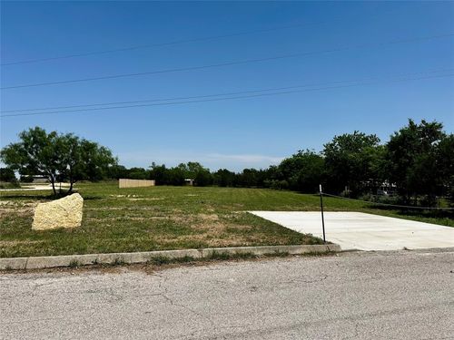 3 Saul St, Lampasas, TX, 76550-1119 | Card Image