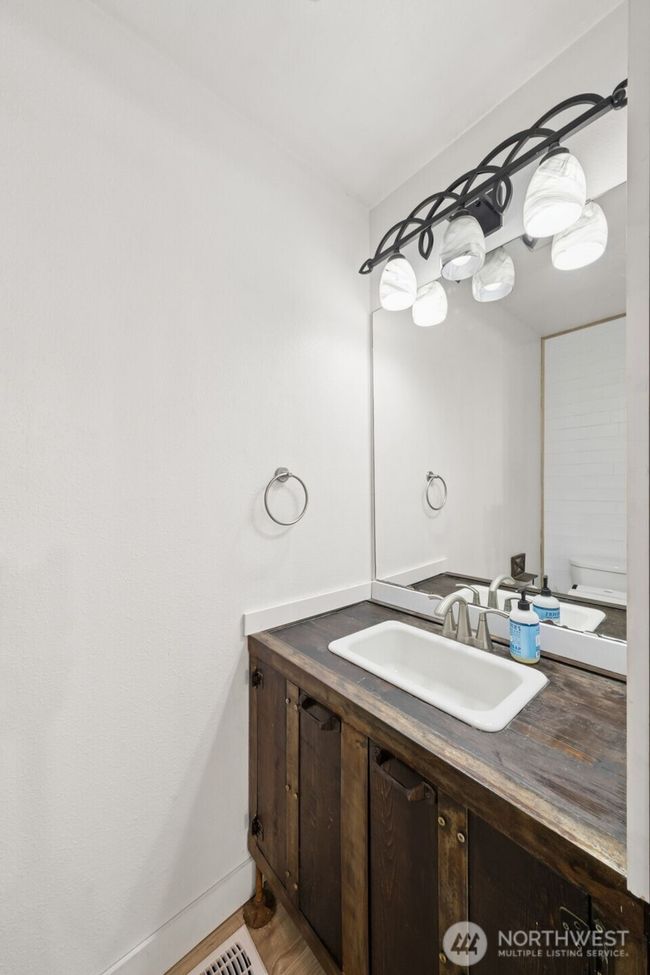 205 Berninger Street, House other with 3 bedrooms, 3 bathrooms and 2 parking in Enumclaw WA | Image 14