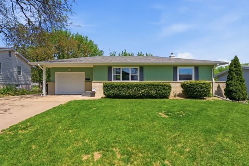 418 W 44th St, Davenport, IA, 52806-4201 | Card Image