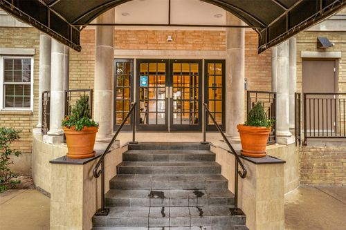 423-3400 Welborn Street, Dallas, TX, 75219 | Card Image