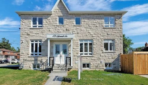478 Aylesworth Ave, Scarborough, ON, M1N0B8 | Card Image