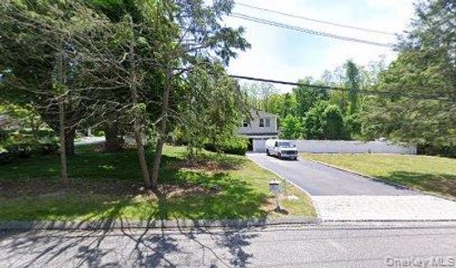 32 Fort Salonga Road, Smithtown, NY, 11768 | Card Image