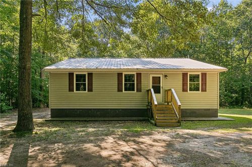 4497 Backwoods Ln, Hayes, VA, 23072-2661 | Card Image