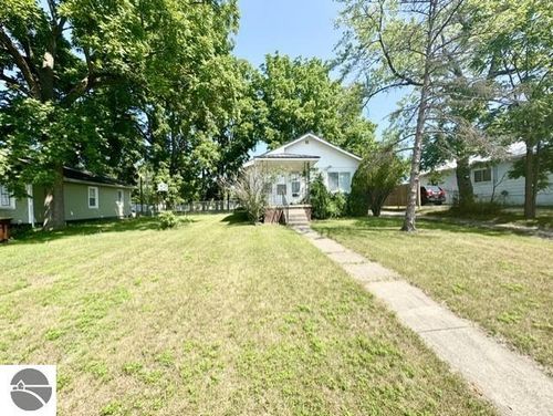 1709 Hickory St, Alma, MI, 48801-2027 | Card Image
