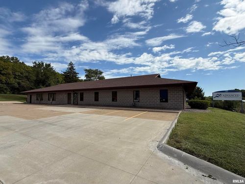 1050 36th Ave, Moline, IL, 61265-7126 | Card Image