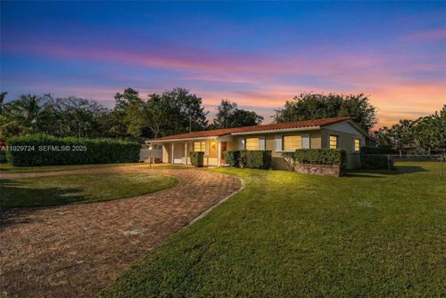 8345 Sw 98th St, Miami, FL, 33156-2460 | Card Image