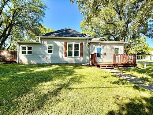 401 W 11th St, Maryville, MO, 64468-1379 | Card Image